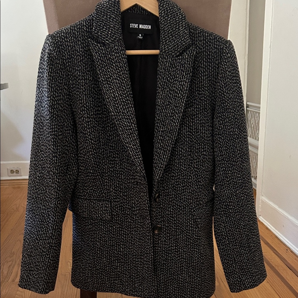 New!!! Never used. Steve Madden Textured Black and Gray Blazer